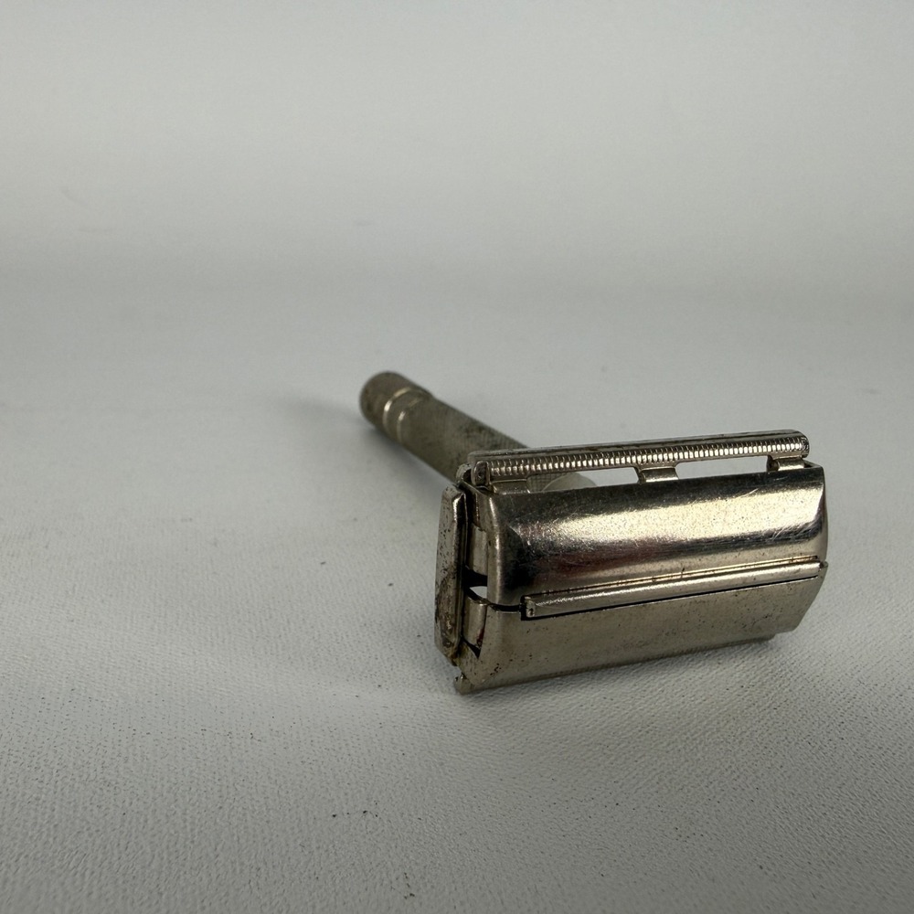 Vintage Gillette Safety Razor Made In USA - Picture 4 of 6
